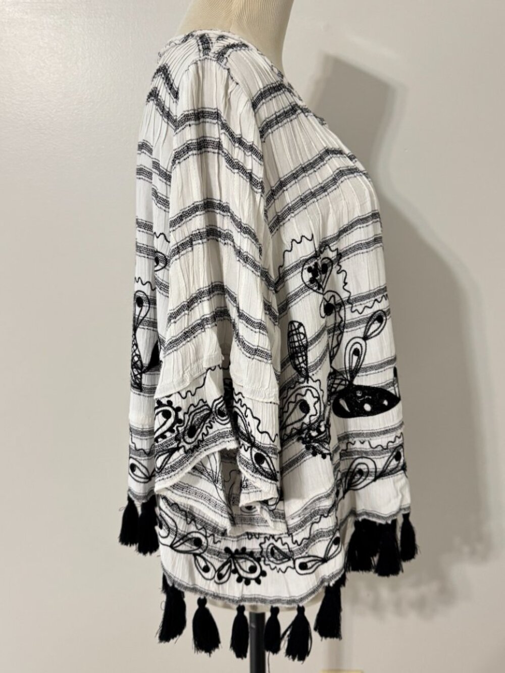 MUCHE MUCHETTE Embroidered Tassel Trim Striped Top - Picture 2 of 8